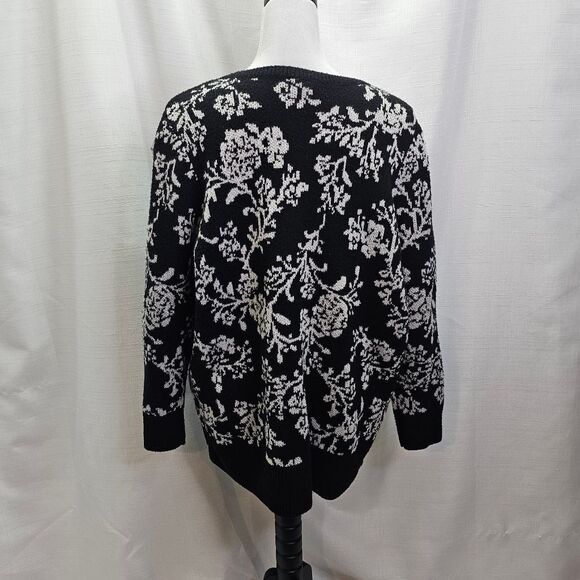 Croft & Barrow Black Metallic Floral Sweater Size 1X - Picture 7 of 7